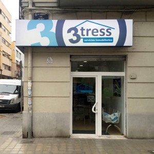 Desarrollo de la nueva oficina de la inmobiliaria Tres Inmotress en Valencia por abc SOLAR